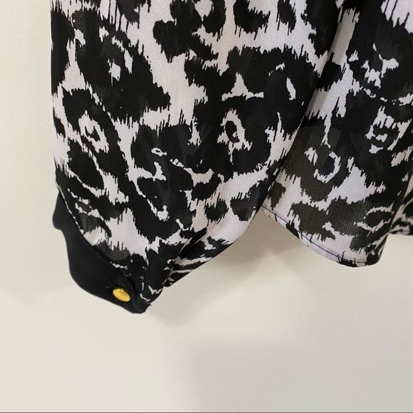 Worthington Blouse - Picture 4 of 7